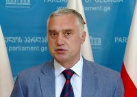 ზვიად ძიძიგური: არ მიმაჩნია, რომ შეწყალებასთან დაკავშირებით პარლამენტმა რამე საკანონმდებლო ტიპის პარამეტრები, რეგულაციები და ჩარჩოები უნდა შემოიღოს