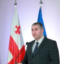 მაისიდან ფულად კომპენსაციას ხელფასის გარეშე დარჩენილი პირები მიიღებენ