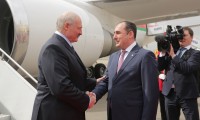 ბელარუსის პრეზიდენტს თბილისის საერთაშორისო აეროპორტში დიმიტრი ქუმსიშვილი დახვდა