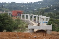 ქობულეთის შემოვლით გზაზე საქართველოში ერთ-ერთი ყველაზე გრძელი ხიდი შენდება