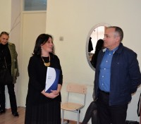  მასწავლებელთა პროფესიული განვითარების ეროვნული ცენტრის დირექტორმა თბილისის N21 საჯარო სკოლის მასწავლებელს მენტორის სტატუსის მიღება მიულოცა