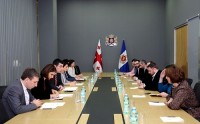 გიორგი გახარია არასამთავრობო სექტორის წარმომადგენლებს შეხვდა