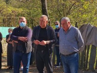 გოჩა ენუქიძე ლენტეხის სოფლების მოსახლეობას შეხვდა
