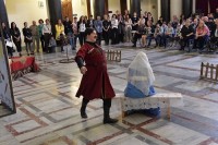 პარლამენტში ინტეგრირებული დასის „აზდაკის ბაღის“ სპექტაკლი გაიმართა