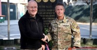 თავდაცვის მინისტრი ავღანეთში „მტკიცე მხარდაჭერის“ მისიის სარდალს გენერალ მილერს შეხვდა
