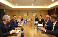 ნათია თურნავა უნგრეთის საგარეო საქმეთა და ვაჭრობის მინისტრს შეხვდა