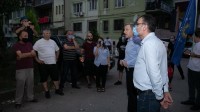 რესან კონცელიძე და ტიტე აროშიძე ბათუმში, აღმაშენებლის ქუჩის მაცხოვრებლებს შეხვდნენ