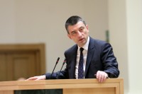 გიორგი გახარია კომუნალურებსა და სესხების გადავადებაზე: პირველ ეტაპზე, სასწრაფო დახმარების სახით მივიღეთ ის ღონისძიებები, რომლებიც ოჯახიდან გასავალს მაქსიმალურად შეამცირებდა