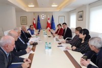 კონტროლის ჯგუფს, რომელიც კლინიკებში ინფიცირებული პაციენტების მკურნალობას კოორდინაციას გაუწევს, თენგიზ ცერცვაძე უხელმძღვანელებს
