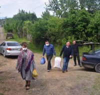ლანჩხუთში მოსახლეობისთვის სურსათის გადაცემა გრძელდება