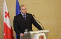 ბახტაძე: მასწავლებლის ხელფასი 1500-დან 1800 ლარამდე უნდა იყოს