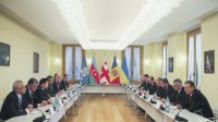 „ნეზავისიმაია გაზეტა“: თბილისში საქართველოს, უკრაინის, აზერბაიჯანისა და მოლდოვას მთავარი მტერი დასახელდა