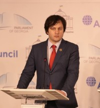 ირაკლი კობახიძე: საპარლამენტო რეზოლუციის მიზანი არჩილ ტატუნაშვილის სიცოცხლის ხელყოფის საკითხზე საერთაშორისო საზოგადოების ყურადღების მიპყრობაა
