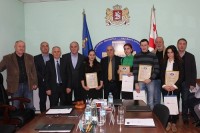 ვახტანგ ყოლბაიამ სტუდენტებს დიმიტრი (არზაყან) ემუხვარისა და ჟიული შარტავას სახელობის სტიპენდიები გადასცა
