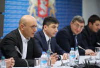 ფინანსთა მინისტრმა ივანე მაჭავარიანმა შემოსავლების სამსახურის ახალი ხელმძღვანელი ლევან კაკავა წარადგინა ფინანსთა მინისტრმა ივანე მაჭავარიანმა შემოსავლების სამსახურის ახალი ხელმძღვანელი ლევან კაკავა წარადგინა