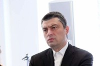 პრემიერი „ფრონტერას“ საქმეზე: ქვეყნის საინვესტიციო კლიმატი, ბიზნესგარემო არის უაღრესად მნიშვნელოვანი და არავის უნდა მივცეთ შესაძლებლობა, ეს კითხვის ნიშნის ქვეშ დააყენონ