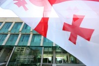 სახელმწიფო უსაფრთხოების სამსახურის შენობებზე სახელმწიფო დროშები დაეშვა