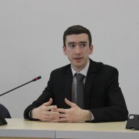 „საზოგადოება 20/30“-ის ხელმძღვანელი სპეცოპერაციის შედეგად დაღუპული სპეცრაზმელის ოჯახს უსამძიმრებს