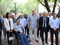 ვაზისუბნის დასახლებაში აფხაზეთის ომში დაღუპული გმირების სახელობითი სკვერები მოეწყო