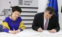 დევნილთა და განსახლების სამინისტროსა და იუსტიციის სახლს შორის მემორანდუმი გაფორმდა