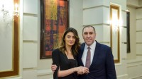 ზურაბ აბაშიძის ცოლი ორმხრივი პნევმონიით საავადმყოფოში გადაიყვანეს