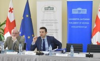 გარემოს დაცვისა და ბუნებრივი რესურსების კომიტეტმა თბილისში ატმოსფერული ჰაერის მდგომარეობის შესახებ საჯარო უწყებების მოსმენა დაიწყო