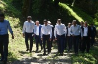 „ქართული ოცნების“ ლიდერებმა პეტრას ციხის სარეაბილიტაციო სამუშაოები დაათვალიერეს
