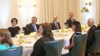 პრემიერმა მაიკ პენსს ვახშამზე უმასპინძლა