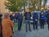 გოჩა ენუქიძე ღების თემის მოსახლეობას შეხვდა