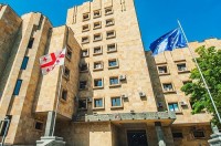 პროკურატურამ ყალბი ოფიციალური დოკუმენტის გამოყენებისათვის ვ.ბ.-ს სახელით დაკავებულ პირს ბრალი დაუმძიმა