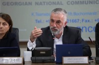 კახა ბექაური: თუ მედია დაიცავს მაღალ სტანდარტს, პოლიტიკოსები ერთმანეთის მიმართ სიძულვილის ენას ვეღარ გამოიყენებენ