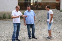 კანდელაკის ქუჩაზე კორპუსის ეზოს სარეაბილიტაციო სამუშაოები მიმდინარეობს