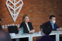 ნათია თურნავა არასასურსათო სავაჭრო სექტორის წარმომადგენლებს შეხვდა