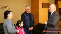 ლევან იზორიას გადაწყვეტილებით რუსიტაშვილების ცხრასულიან ოჯახს ახალი ბინა დაუკანონდა
