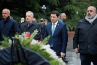 არჩილ თალაკვაძემ პარლამენტის წევრებთან ერთად უცნობი ჯარისკაცის საფლავი ყვავილებით შეამკო