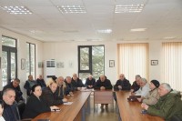 ზამთრის სეზონის გამოწვევებთან დაკავშირებით ონის მერმა სამუშაო თათბირი გამართა