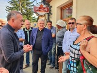 გოჩა ენუქიძე ნიკორწმინდის თემში ადგილობრივ მოსახლეობას შეხდა