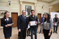განათლების მინისტრმა არაქართულენოვანი სტუდენტები დააჯილდოვა