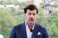 თბილისის მერმა „თბილსერვის ჯგუფის“ ხელმძღვანელს კანონდარღვევით გაკრული სააგიტაციო მასალის ჩამოხსნა დაავალა