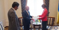უკრაინაში საქართველოს ელჩმა უკრაინის საგარეო საქმეთა მინისტრის მოადგილეს რწმუნებათა სიგელების ასლები გადასცა
