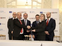 ევროპის საინვესტიციო ბანკმა (EIB) -მ ლიბერთი ბანკს EUR 15 მლნ სესხი დაუმტკიცა ევროპის საინვესტიციო ბანკმა (EIB) -მ ლიბერთი ბანკს EUR 15 მლნ სესხი დაუმტკიცა