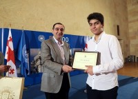 რუსთაველის თეატრში კონკურსის „ჩემი პირველი ქართული როლის“ გამარჯვებულები დაჯილდოვდნენ