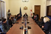 გლდანი-მუხიანის მაჟორიტარმა დეპუტატმა წარჩინებულ მოსწავლეებსა და სტუდენტებს კომპიუტერები გადასცა