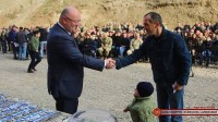 თავდაცვის მინისტრმა სამხედრო მოსამსახურეებს ახალი ბინები გადასცა