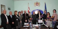ვახტანგ ყოლბაია აფხაზეთიდან დევნილ ახალგაზრდა მხატვრებს შეხვდა