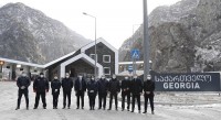შემოსავლების სამსახურის უფროსმა უწყების თანამშრომლებს დამდეგი ახალი წელი ,,ყაზბეგის“ საბაჟო გამშვები პუნქტიდან მიულოცა