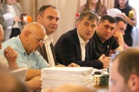 დევნილთა საკითხების შემსწავლელი კომისია 800 დევნილი ოჯახისთვის სოფლად სახლის შესყიდვის საკითხს განიხილავს