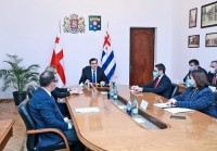 ბათუმის რესპუბლიკურ საავადმყოფოს დიალიზის 14 აპარატი და ჟანგბადის დანადგარები შეემატა