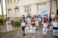 პროექტ „შემოქმედებითი ზაფხულის“ ფარგლებში აფხაზეთის №14 საჯარო სკოლის მოსწავლეებს წიგნები გადაეცათ