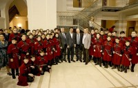 თბილისის მერმა ანსამბლ ,,რუსთავს’’ 50 წლის იუბილესთან დაკავშირებით სიგელი გადასცა